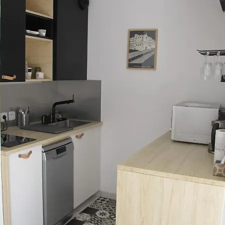 Superbe Studio Cabine Au Bord De La Plage Apartment Saint-Raphael (Var)